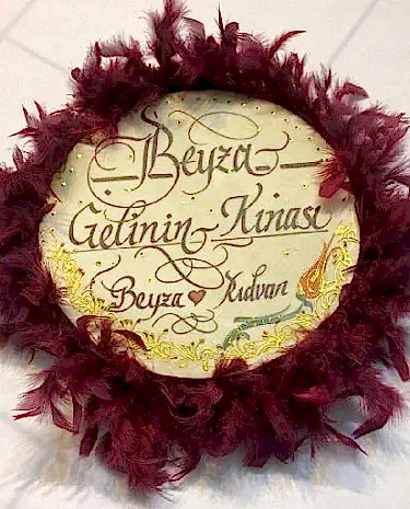 Gelin Tefi -Yazılı Tüylü
